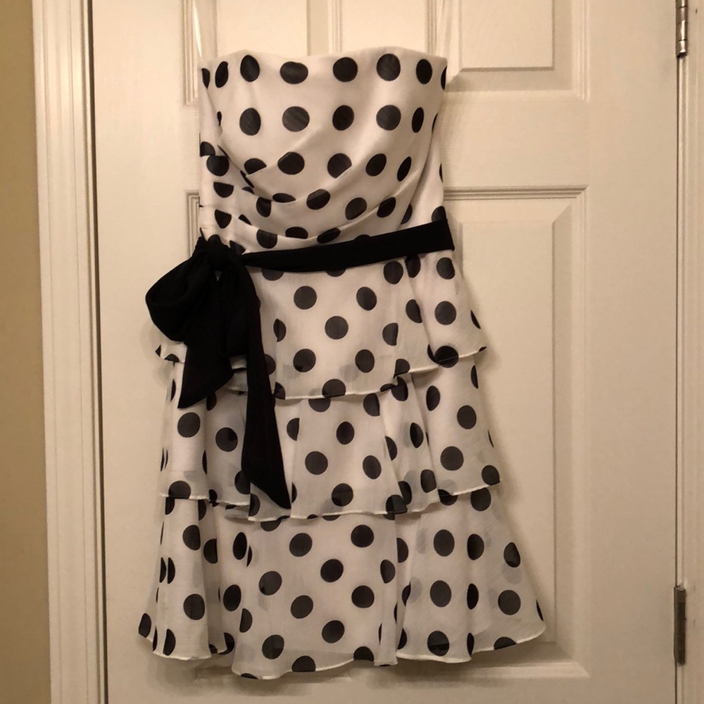 ⭐️HP⭐️•Like New• White House Black Market Dress
